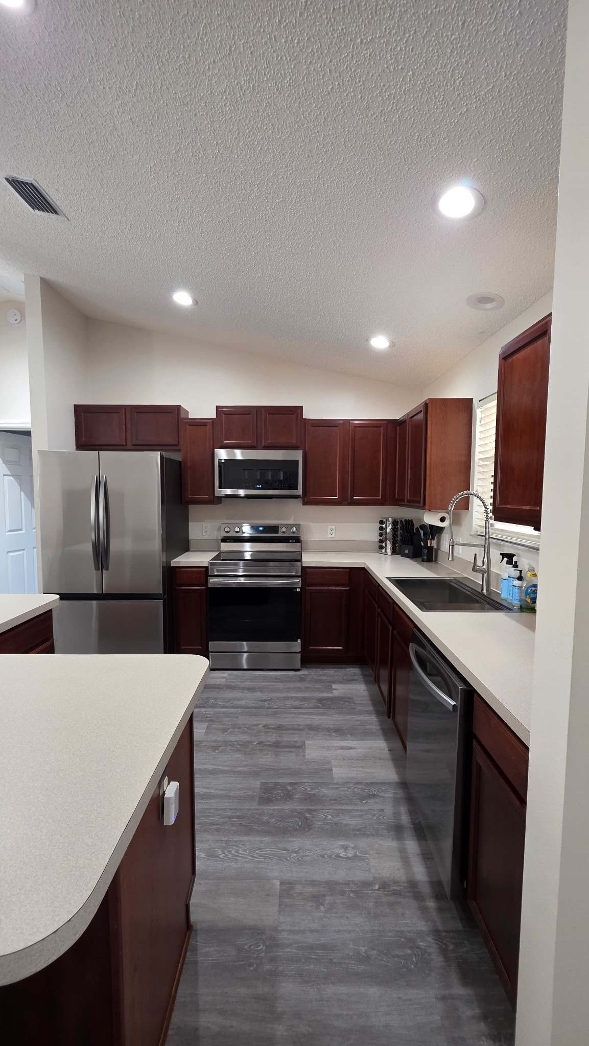 Clean kitchen by Palma Cleaning in Ocala FL
